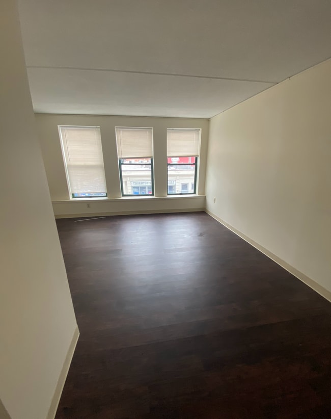 Building Photo - 108 Peterborough St