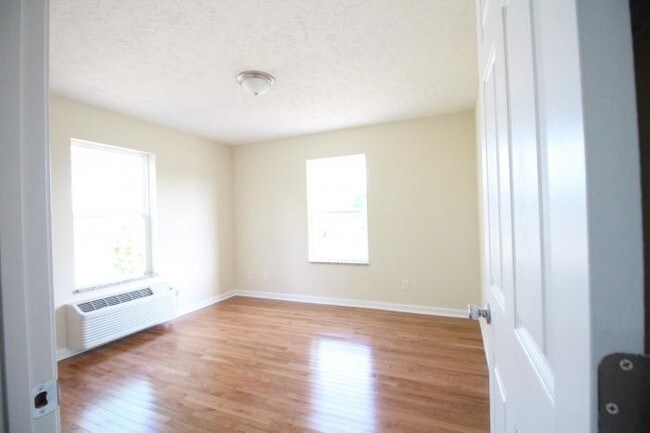 Building Photo - 1 bedroom in Muncie IN 47304