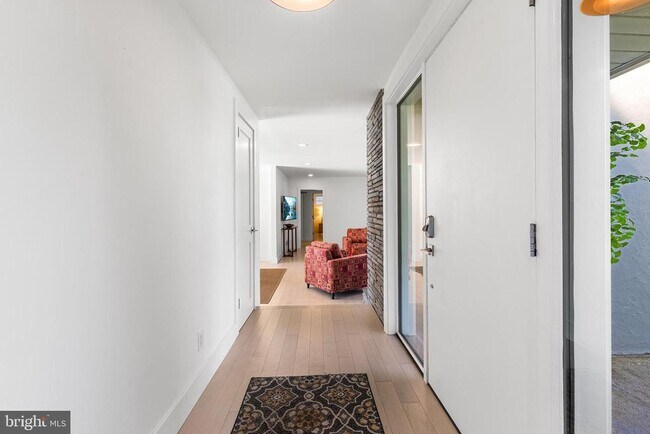 Foto del edificio - 418 School Ln