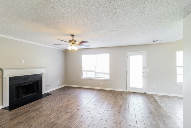 Building Photo - 248 Kings Cove