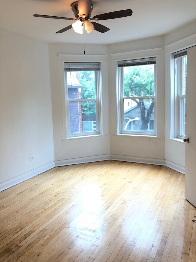Building Photo - 1810 W Wabansia Ave