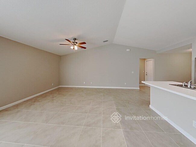 Foto del edificio - 402 NW Kilpatrick Ave