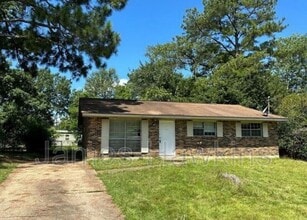 Building Photo - 6160 Hinchcliff Rd