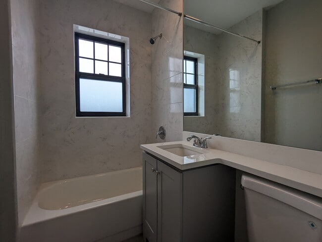 Building Photo - 372 Hazel Ave