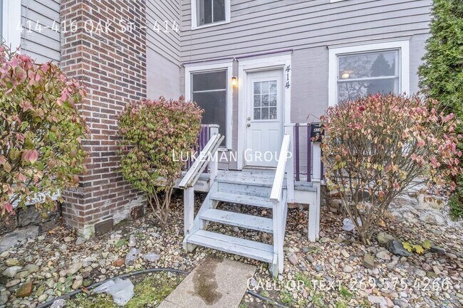 Foto del edificio - 414-416 Oak St-414