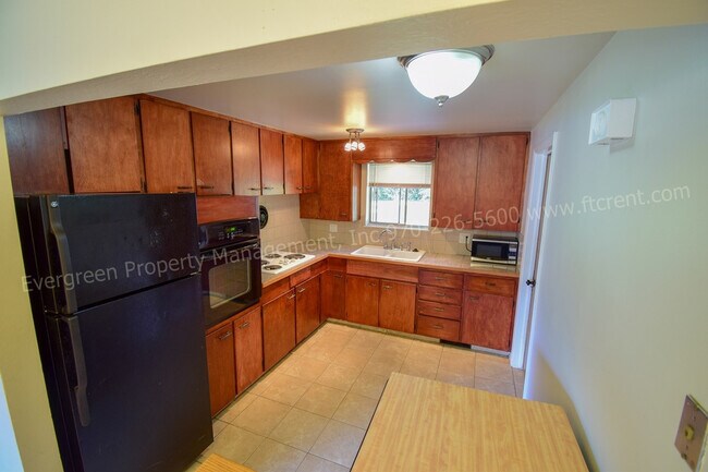Building Photo - 3-Bedroom House Near City Park!