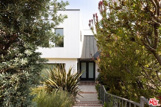 Building Photo - 3360 Ley Dr