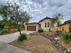 Building Photo - 4070 Bella Sierra Dr