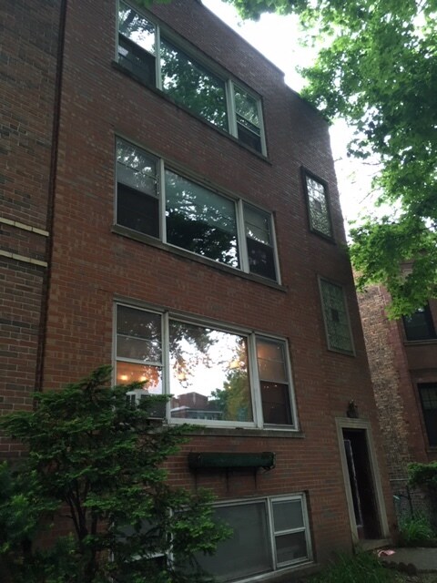 Building Photo - 4208 N LEAVITT St