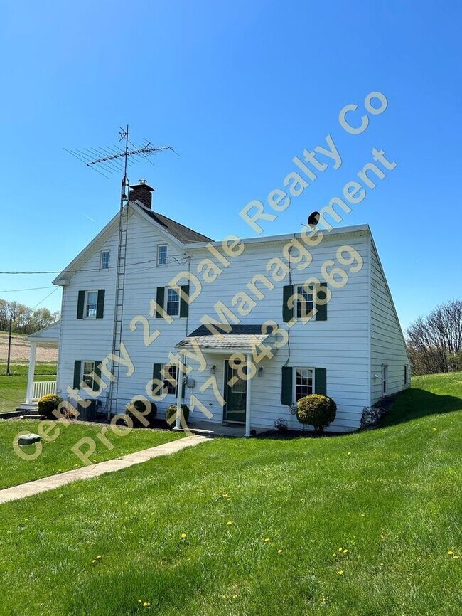 Building Photo - Gorgeous Three Bedroom Farm Home in Red Li...