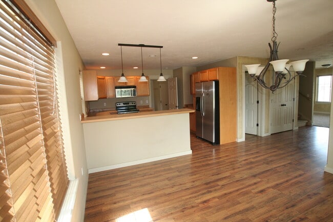 Building Photo - Single Family home in the heart of town!
