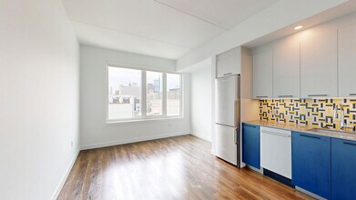 Interior Photo - Broadridge