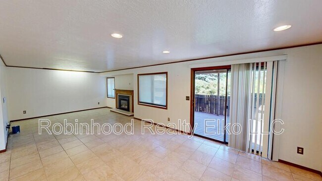 Building Photo - 2075 Griswold Dr