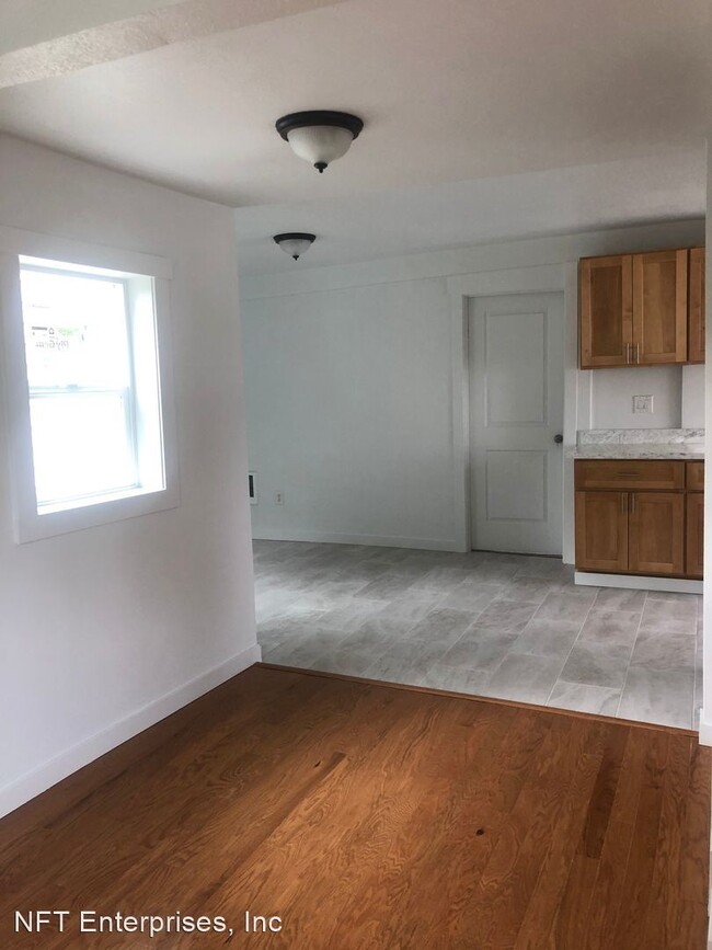 Building Photo - 12340 Sand Point Way NE