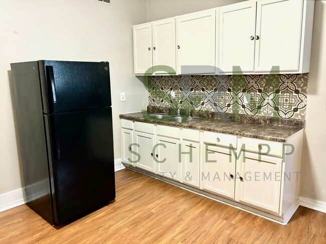 Photo - Spacious 4 bedroom in Portland-Section 8 Accepted **1/2 off first months rent** House