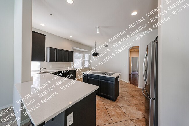Foto del edificio - 8900 E Surrey Ave