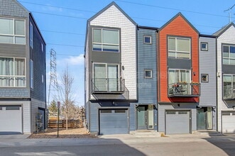 Building Photo - 5651 W 11th Pl