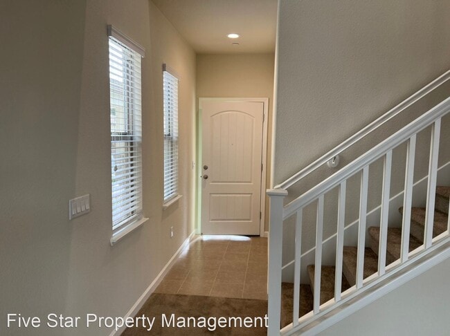 Building Photo - 3 br, 2.5 bath House - 2544 Chandon Cir