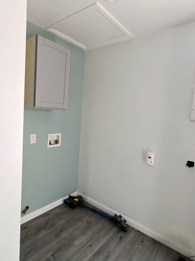 Laundry space - 1114 W 57th St