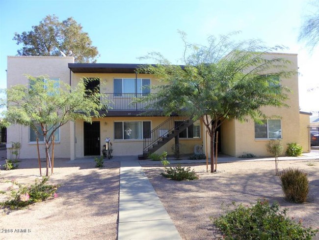 Building Photo - 815 W Ray Rd