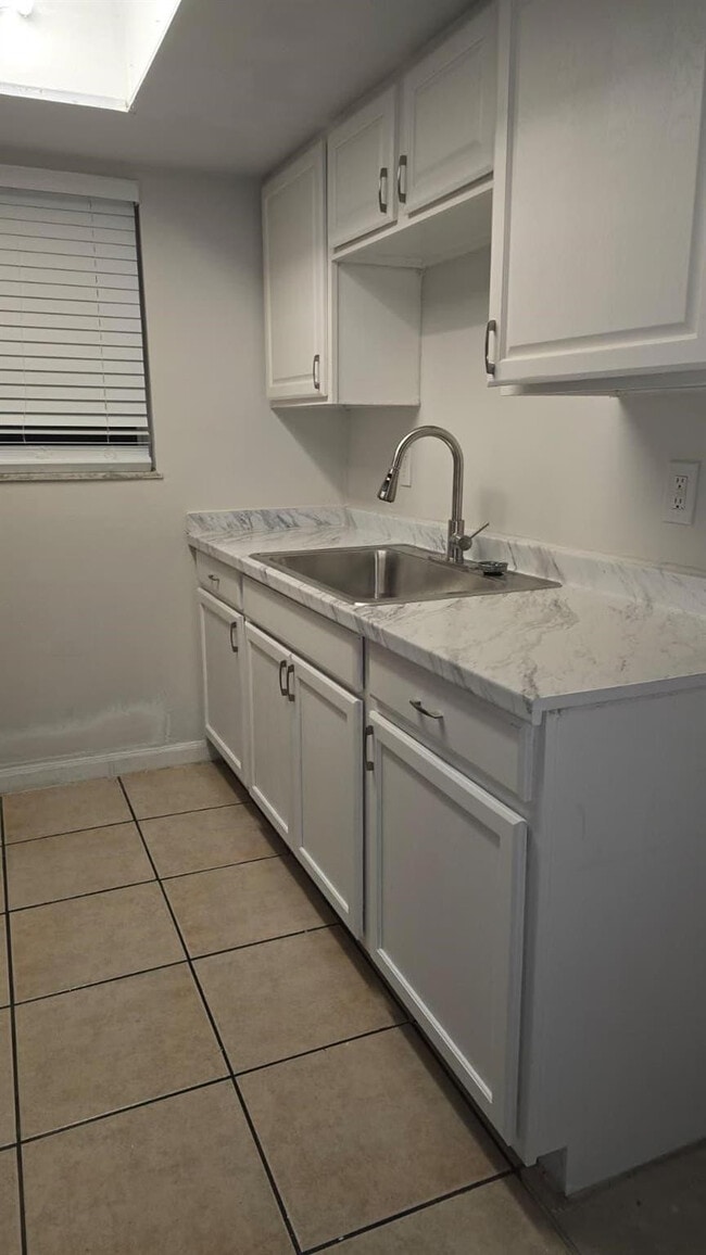 Building Photo - 1875 40th Ave