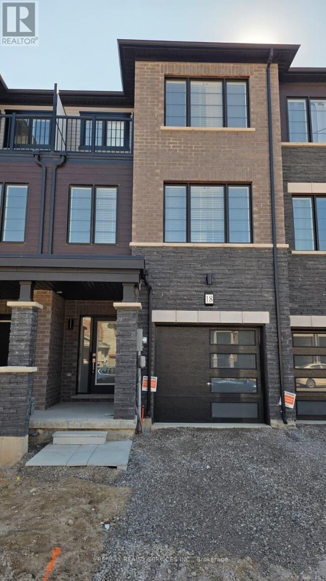 Building Photo - 18 Hine Rd