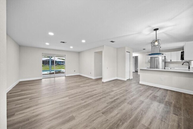 Building Photo - 21224 Quesada Ave