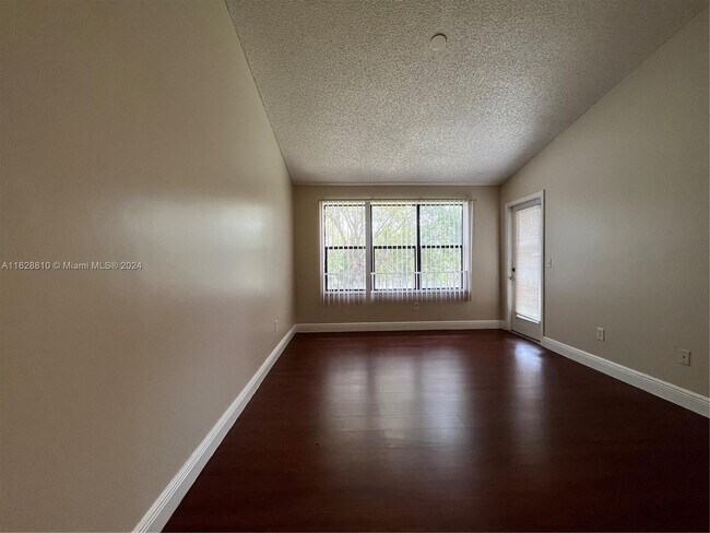 Foto del edificio - 4581 W McNab Rd