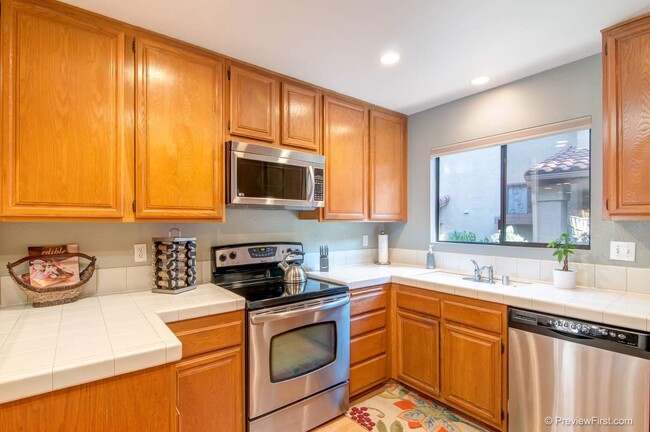 Kitchen - 5830 Mission Center Rd