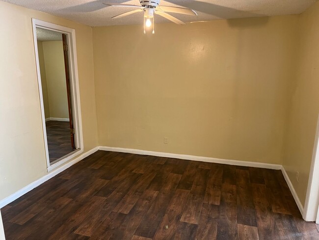 Building Photo - 1801 Goodyear Ave - TJ