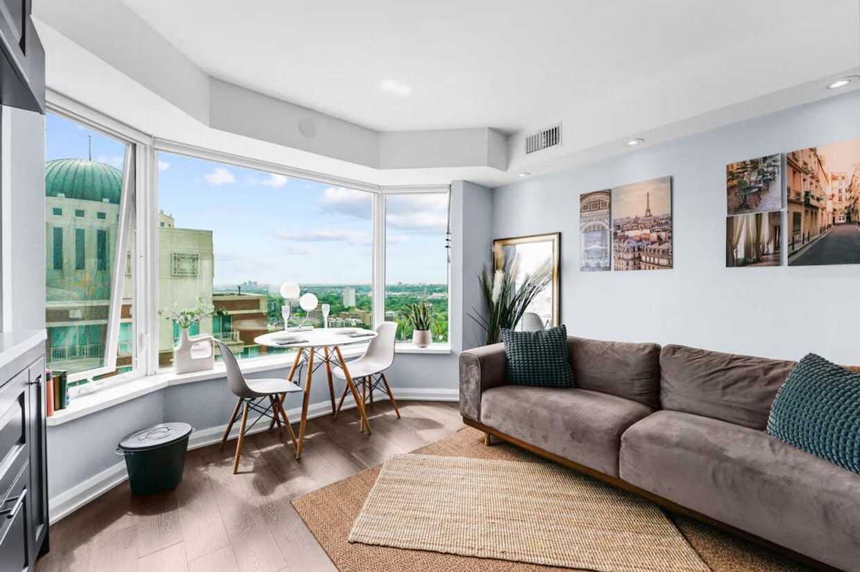 Photo principale - 125 Yorkville Ave