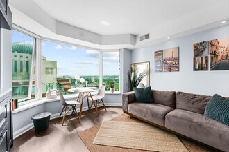 Building Photo - 155 Yorkville Ave