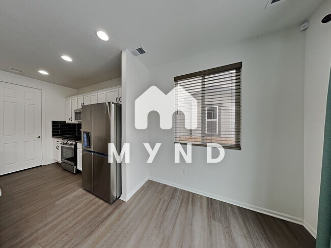 Building Photo - 9732 Truckee St
