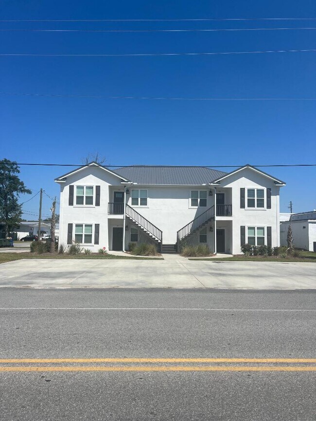 Foto del edificio - 394 W Plum St