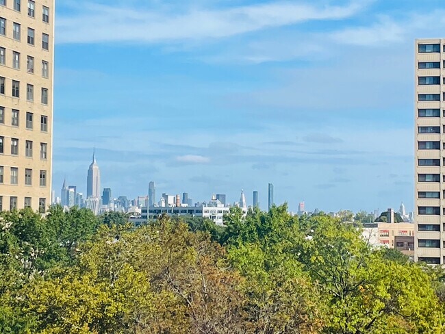 Foto del edificio - 10 Huron Ave