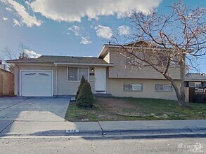 Building Photo - 673 James Ln