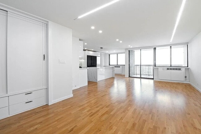 Photo - 1 Bay Club Dr Apartment