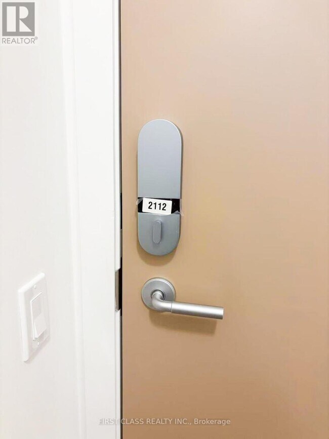 Photo du bâtiment - 8 Olympic Gdn Dr