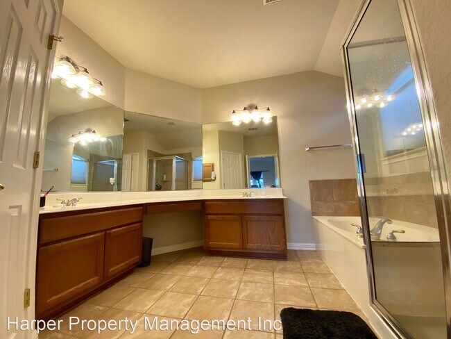 Building Photo - 4 br, 3 bath House - 557 Thurber Dr