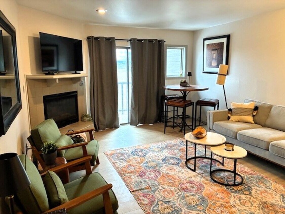 Foto principal - Long Term Rental- Frisco Bay Townhomes #408B