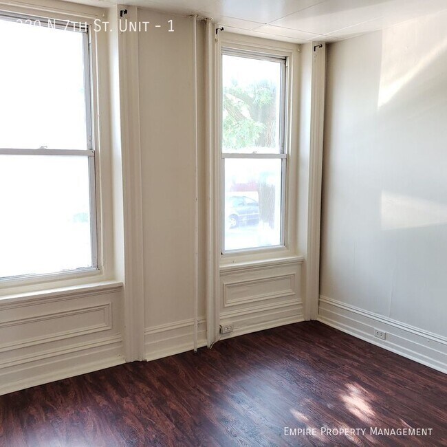 Foto del edificio - 1st Floor: 1 Bedroom / 1 Bathroom Apartmen...
