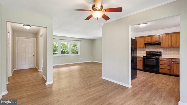 Foto del edificio - 7432 Porch Rd