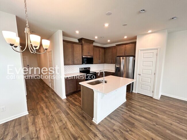 Foto del edificio - 5342 Bellflower Hls
