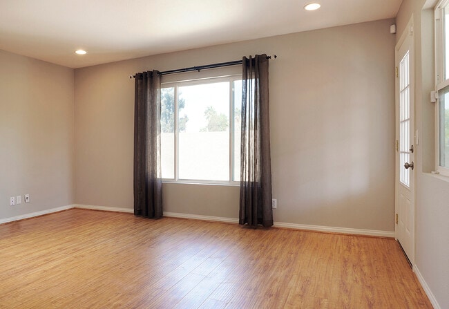 Building Photo - 340 N La Fayette Park Pl