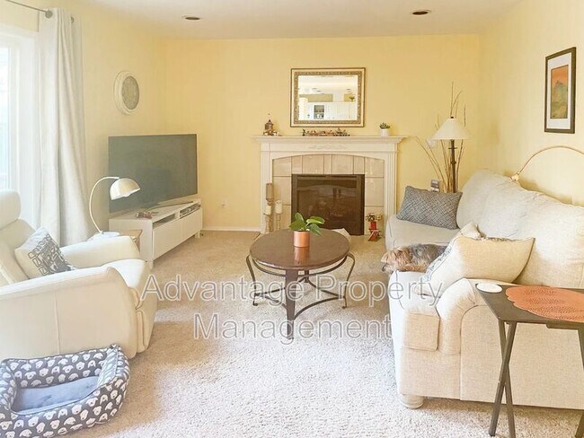 Building Photo - 1622 SW Country Club Pl