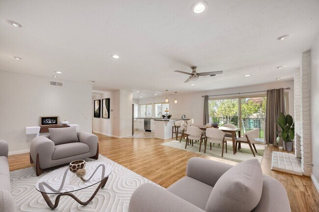 Foto del edificio - Rancho Bernardo 55+ Community Attached Home 2 Bed, 2 Ba with Patio, Private yard and Laundry