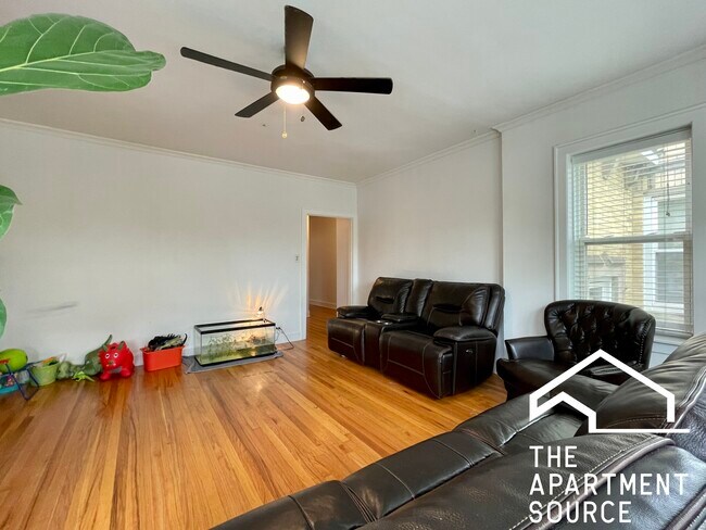 Foto del edificio - 3540 N Lowell Ave