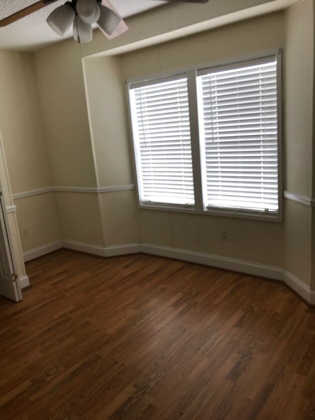 Primary Photo - 2 bed 2 bath mobile home in country setting.