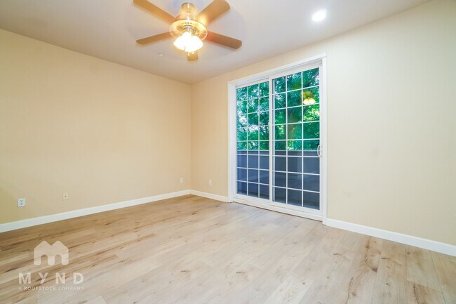 Foto del edificio - 425 Harriet Ln