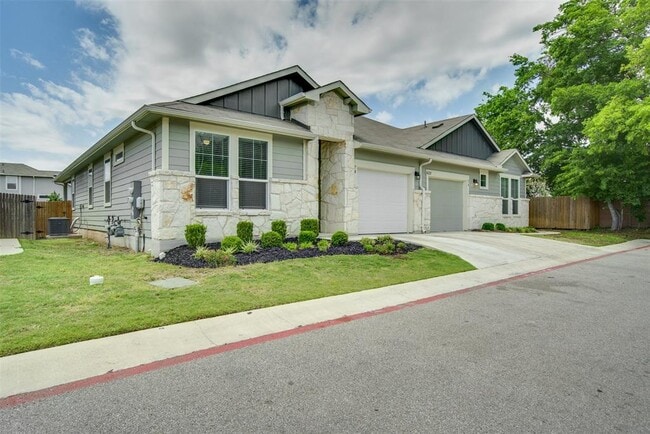 Building Photo - 14222 Handel Dr